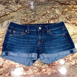American Eagle Women’s Stretch Jean Shorts. Size 6